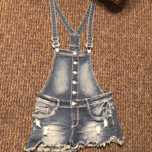 Short overalls